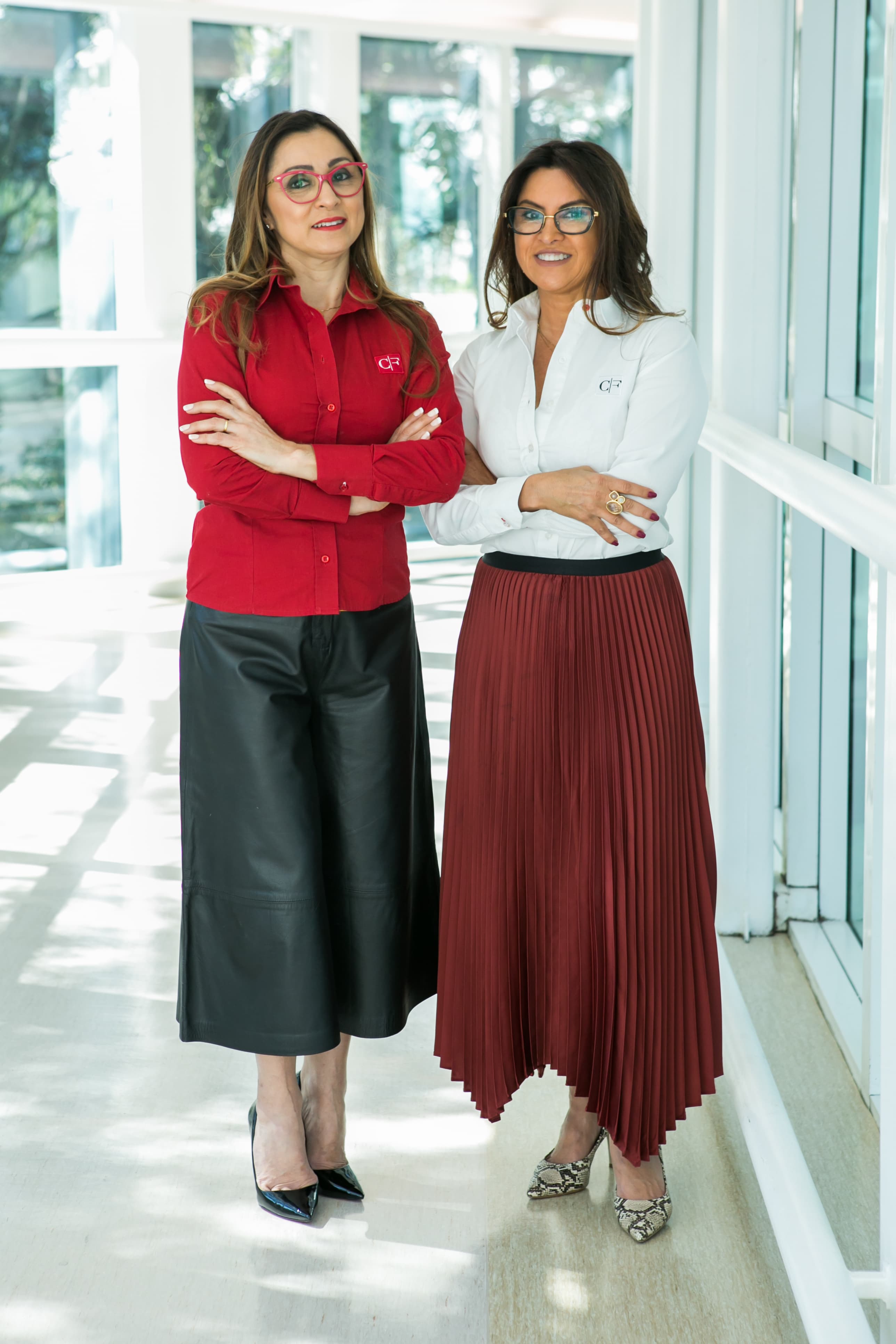 Claudia (à direita) e Carla, sua irmã e parceira dos primeiros anos da CF